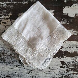 Vintage White Linen and Lace Handkerchief Bridal Wedding Hanky *Read